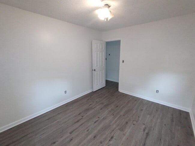 Building Photo - 1007 Kinsey Dr SE