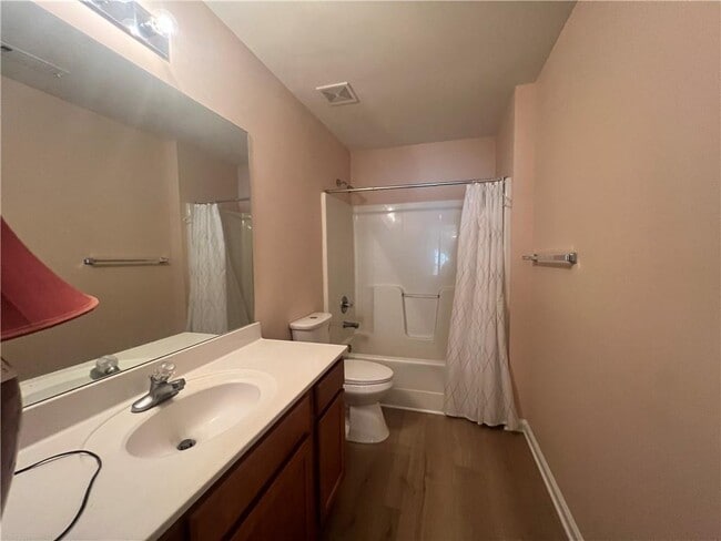 Building Photo - 2233 Worrall Hill Dr