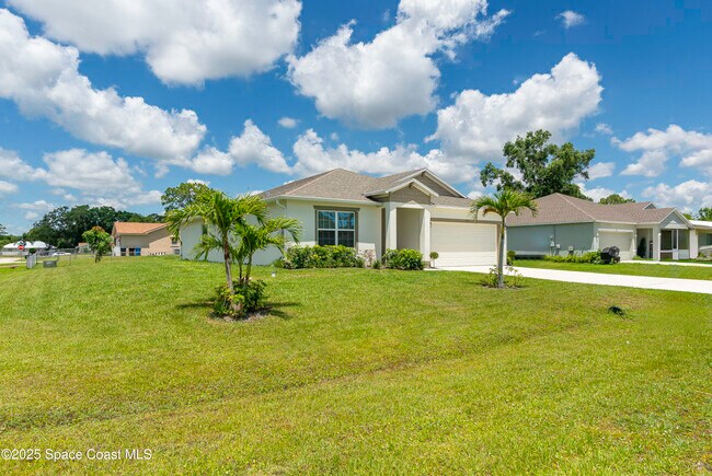 Building Photo - 724 San Filippo Dr SE