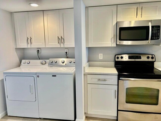 Building Photo - 1030 US-1