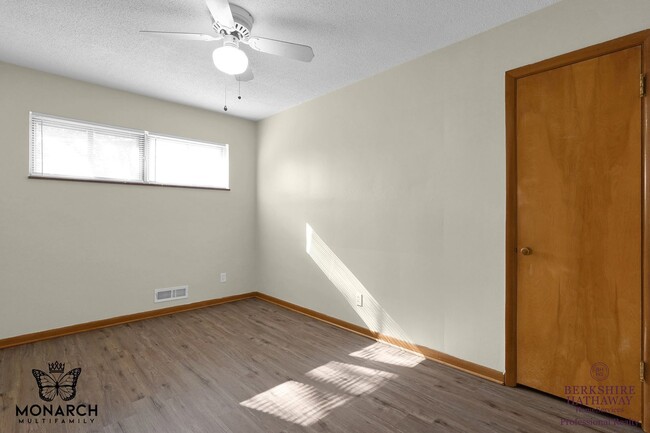 Building Photo - 3 Bedroom Home For Rent