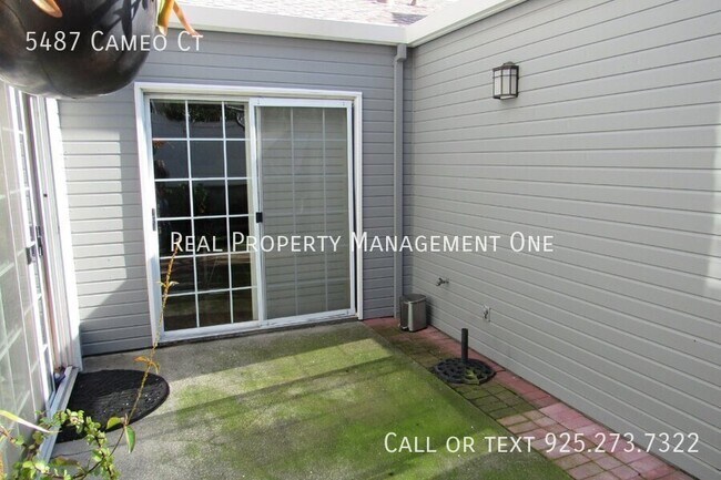 Building Photo - 5487 Cameo Ct
