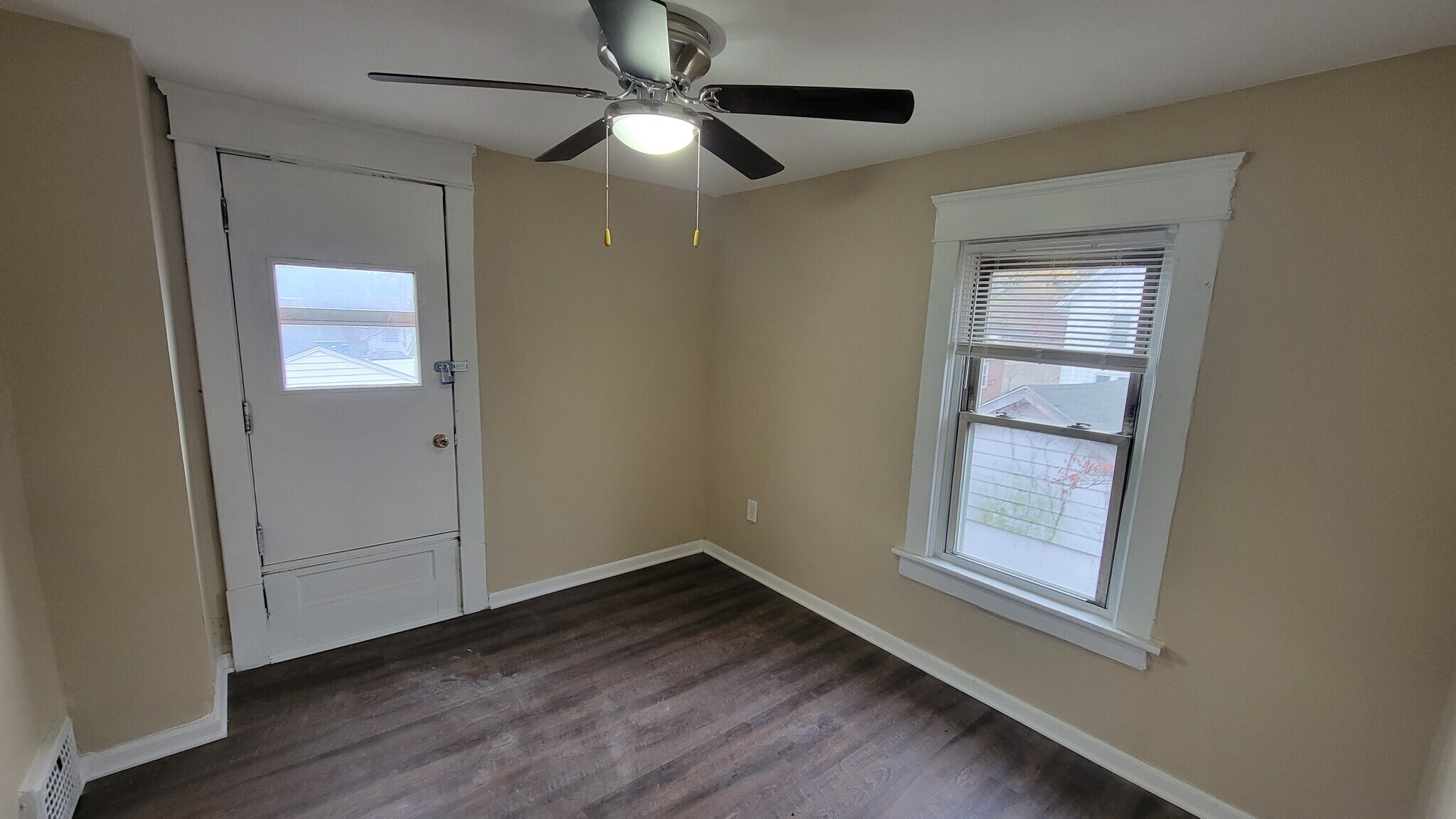 Building Photo - 431 Delmar Ave