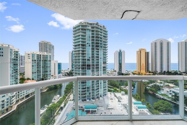 Building Photo - 16500 Collins Ave
