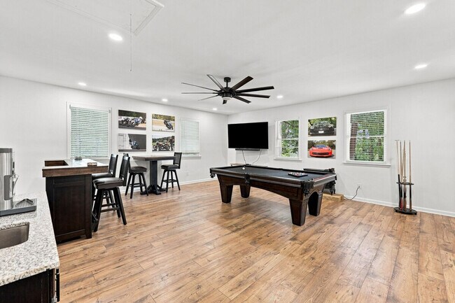 Building Photo - 4225 Twin Rivers Dr