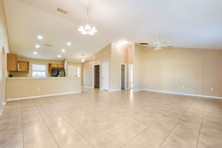 Building Photo - 13013 Baybrook Ln