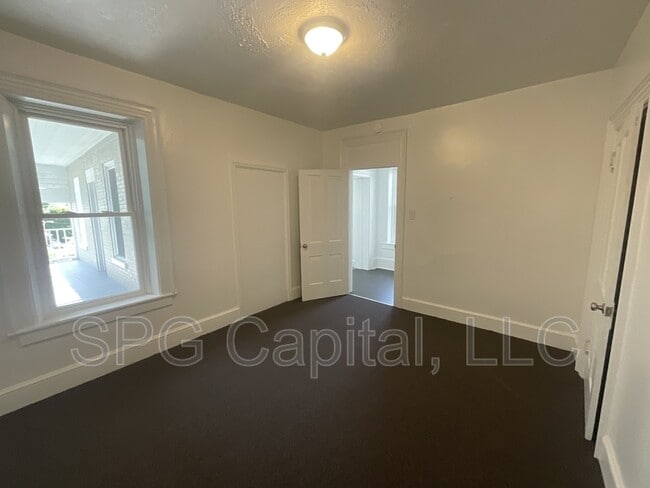 Building Photo - 38 S Penn St