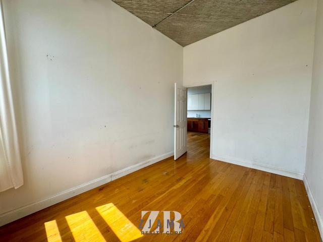 Building Photo - 2 bedroom in Brooklyn NY 11237