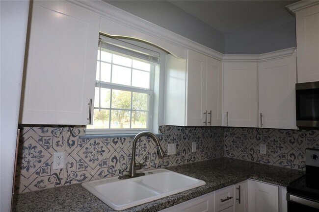 Building Photo - 8302 Park St