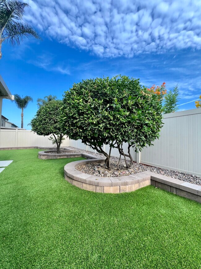 Building Photo - 10692 Braverman Dr