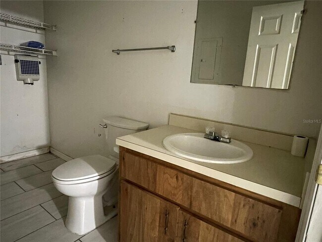 Building Photo - 1193 CR 463