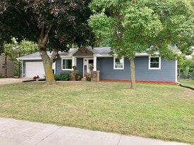 Building Photo - 3540 N Gillett St