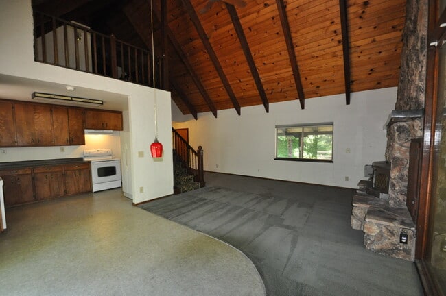 Building Photo - 23660 Ontario Dr