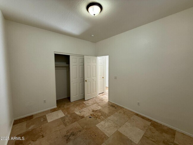 Building Photo - 7024 W Alta Vista Rd