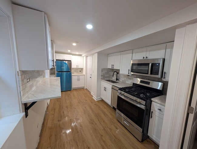 Building Photo - 3823 N Whipple St