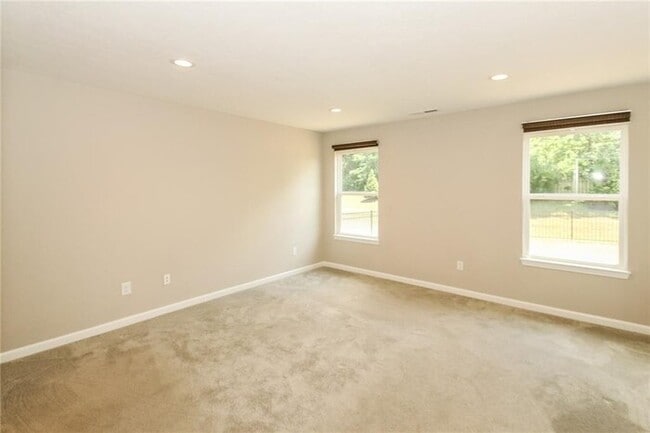 Building Photo - Like NEW Home in Zionsville!