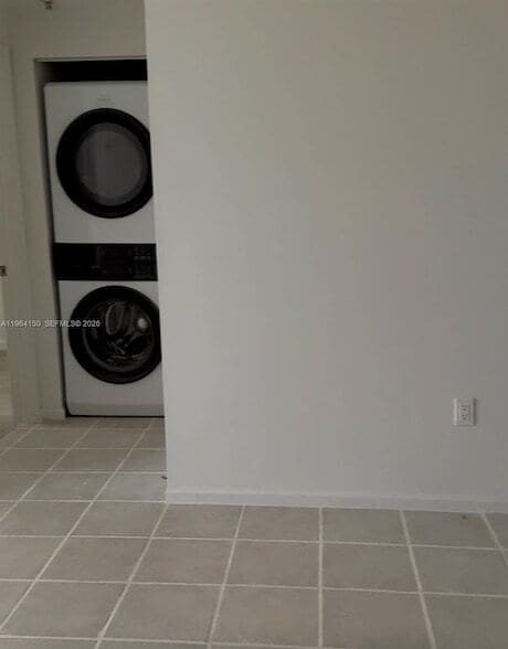 Building Photo - 185 SE 14th Terrace