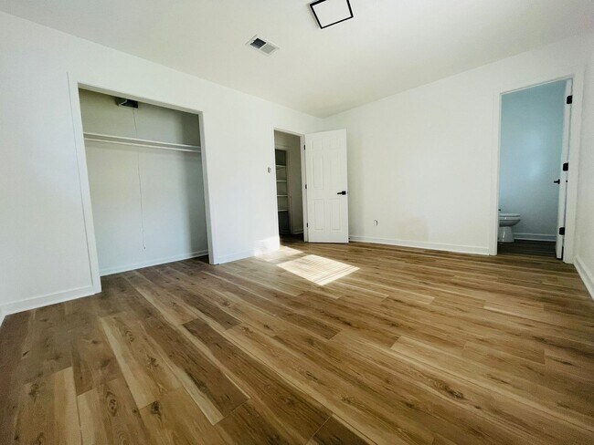Building Photo - 3-Bed, 2-Bath Home for Rent - Jacksonville