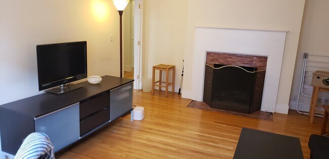 Building Photo - 15 Ellery St