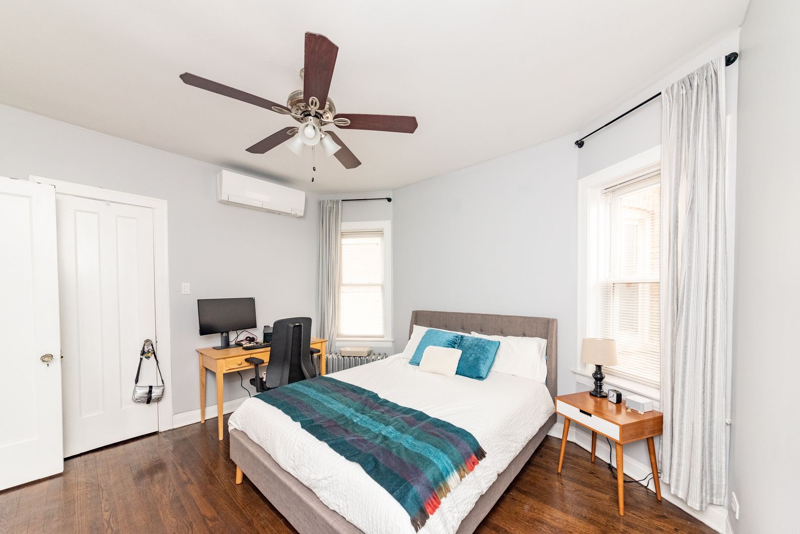 Building Photo - 4014 W Nelson St