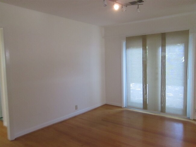 Building Photo - 2311 Bron Holly Dr