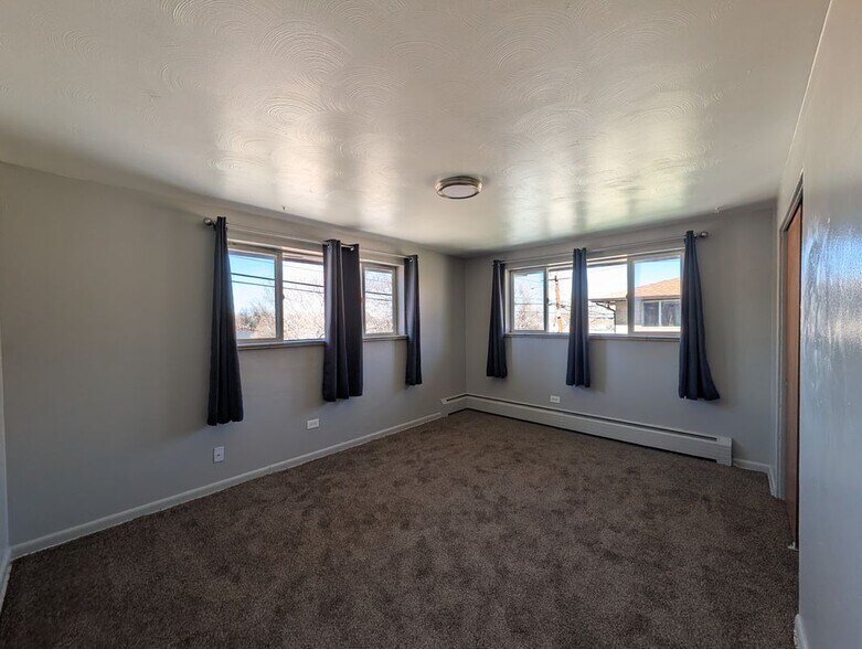 Building Photo - 1741 Clinton St