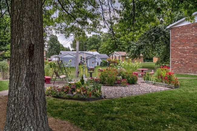 Building Photo - 2193 E Columbia St