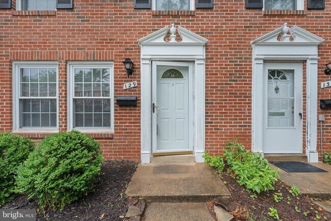 Building Photo - 129 N Duke Dr