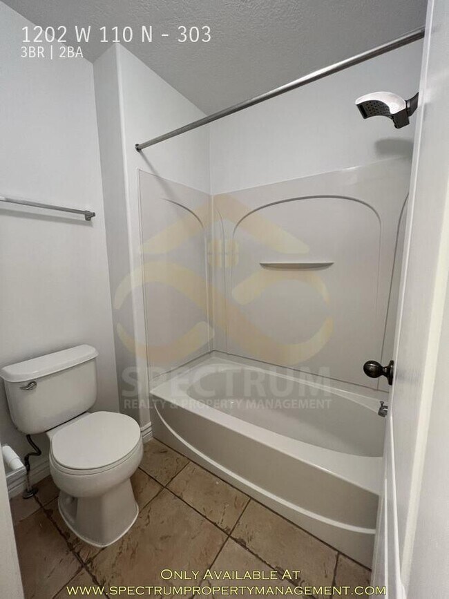 Building Photo - 1ST MONTH RENT FREE! Remodeled 3 Bd/2 Ba C...