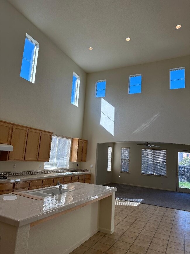 Building Photo - 6619 Sao Tiago Way