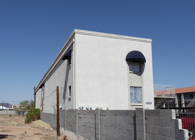 Building Photo - Hacienda Apartments