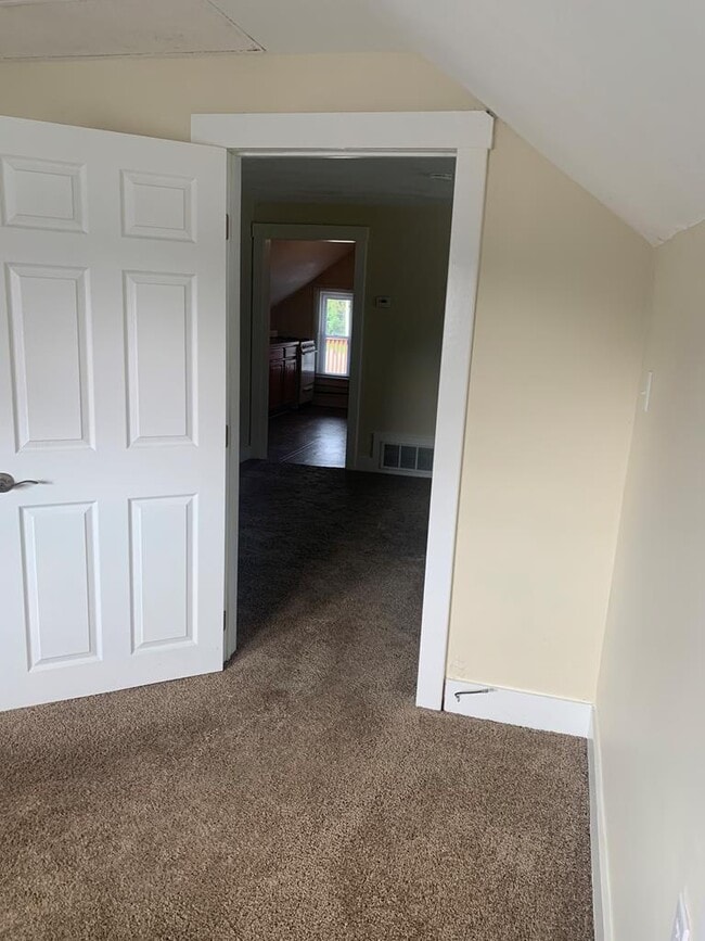 Building Photo - 800 Broadway St