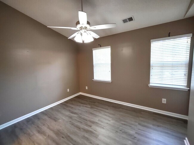 Building Photo - Beautiful home in prime location!