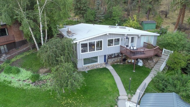 Primary Photo - 2 Bed 1ba Liberty Lake Duplex Lower-level ...