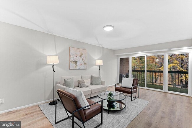 Building Photo - 11808 Breton Ct