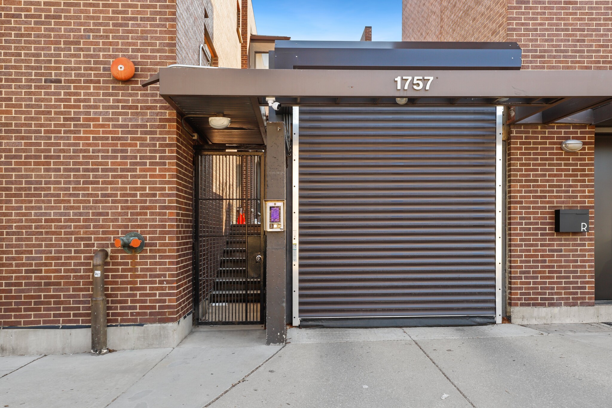 Building Photo - 1757 N Paulina St