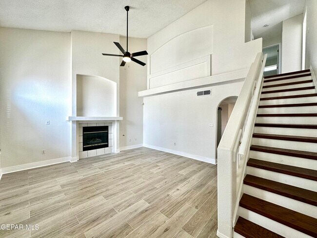 Building Photo - 12277 Red Sun Dr