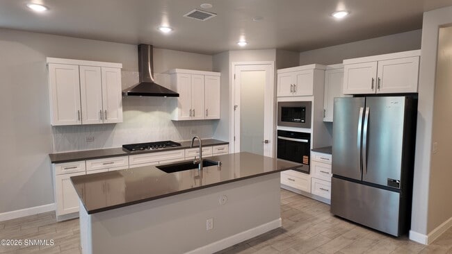 Building Photo - 150 Pinos Altos Trl