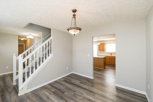 Building Photo - 5609 Blandon