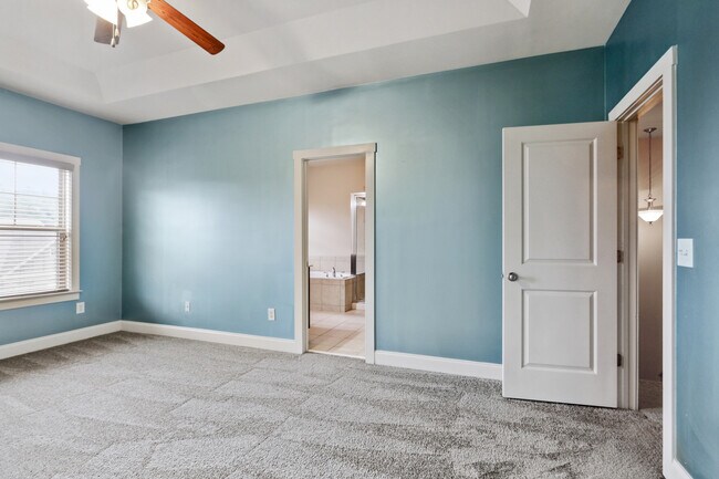 Building Photo - 2110 Westhill Dr SE, Smyrna, GA 30082