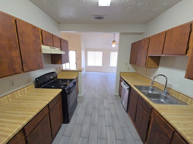 Building Photo - 3930 Mohlerbruk Dr