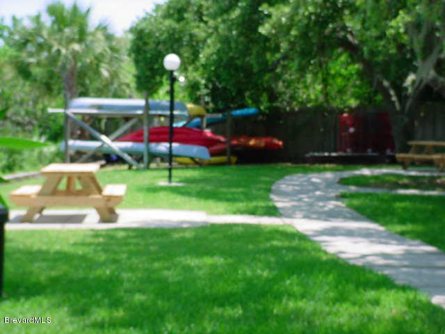 Building Photo - 300 Columbia Dr