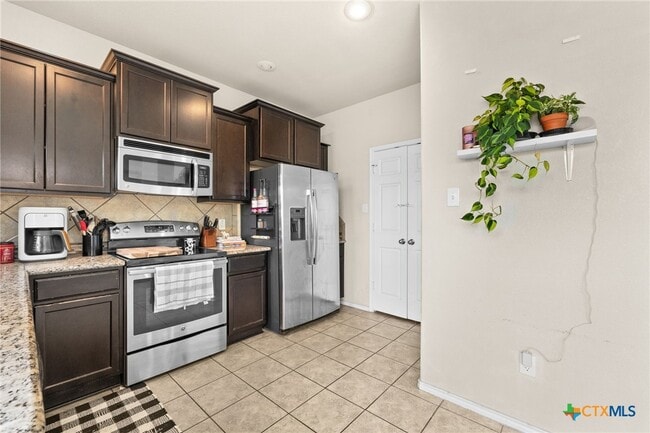 Building Photo - 606 Cody James Dr