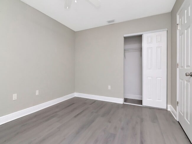 Building Photo - Stunning Fully Renovated 3BR/2BA Unit | Move-In Ready