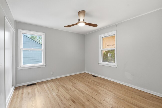 Building Photo - 7725 Robinson St