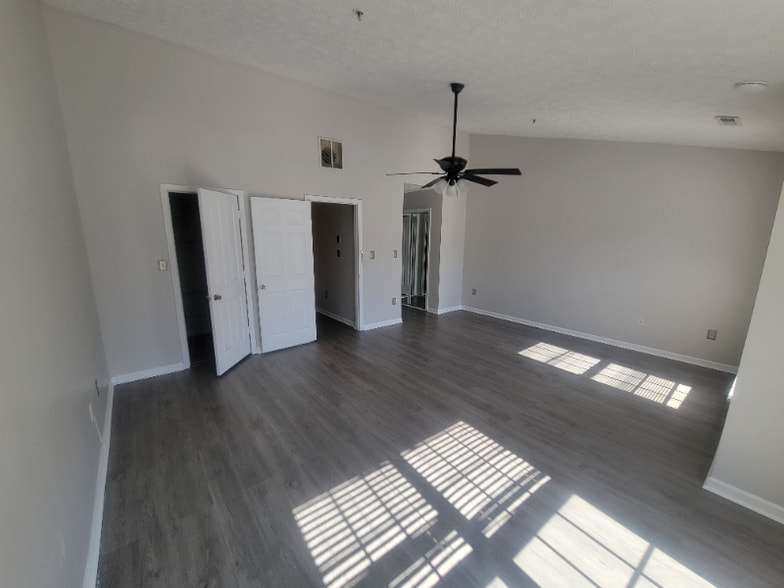 Building Photo - 1817 Triple Feather Rd