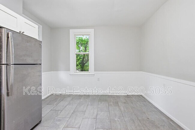Building Photo - 29 E Orchard Ave