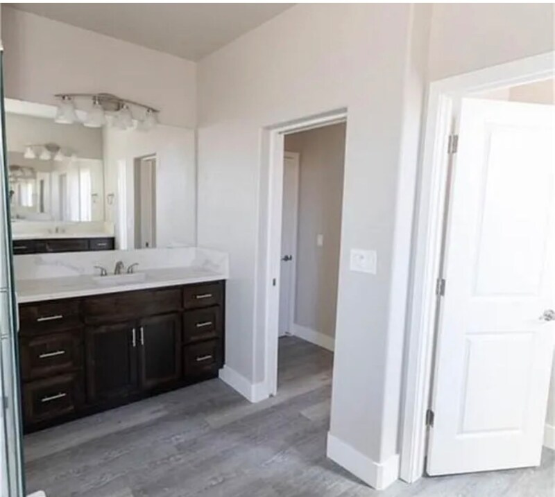 Building Photo - 630 E Juniper Ave