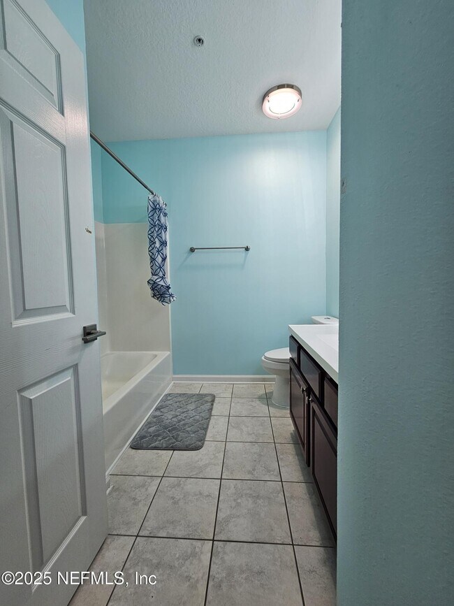 Building Photo - 8235 Lobster Bay Ct