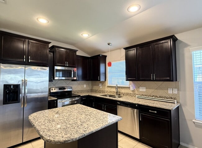 Building Photo - Comfort, Style & Privacy in the Heart of S...